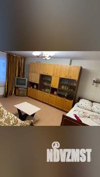 1-к квартира, посуточно, 35м2, 3/3 этаж