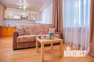 Студия квартира, посуточно, 40м2, 1/10 этаж