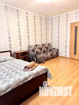 1-к квартира, посуточно, 55м2, 1/1 этаж