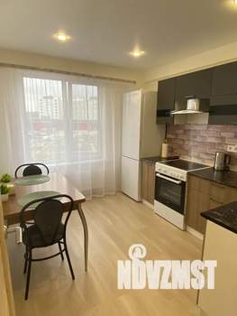 1-к квартира, посуточно, 34м2, 4/18 этаж