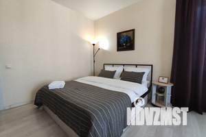 1-к квартира, посуточно, 42м2, 18/22 этаж