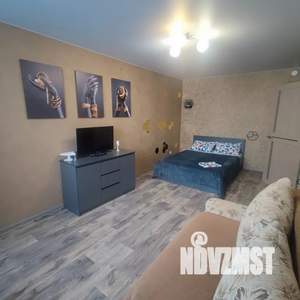 Студия квартира, посуточно, 38м2, 7/10 этаж