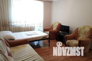 1-к квартира, посуточно, 38м2, 8/10 этаж