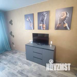 Студия квартира, посуточно, 38м2, 7/10 этаж