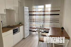 1-к квартира, посуточно, 40м2, 6/18 этаж