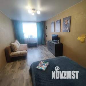 Студия квартира, посуточно, 38м2, 7/10 этаж