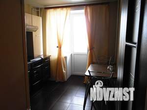1-к квартира, посуточно, 35м2, 4/10 этаж