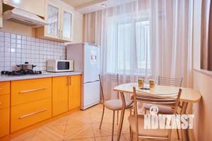 Студия квартира, посуточно, 40м2, 1/10 этаж