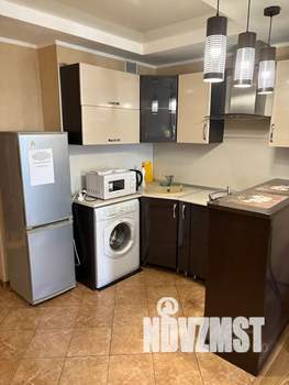 Студия квартира, посуточно, 33м2, 4/10 этаж