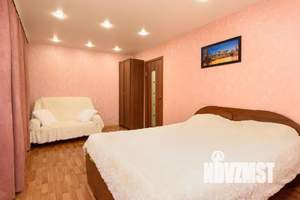 1-к квартира, посуточно, 36м2, 4/9 этаж