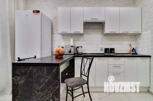 1-к квартира, посуточно, 42м2, 1/1 этаж