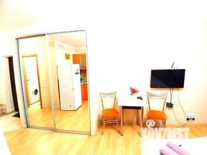 Студия квартира, посуточно, 30м2, 7/10 этаж