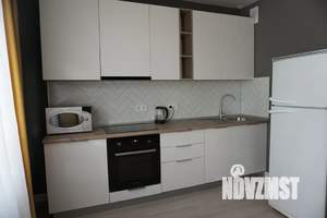 Студия квартира, посуточно, 35м2, 3/18 этаж