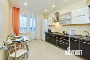2-к квартира, посуточно, 55м2, 1/1 этаж