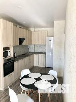 1-к квартира, посуточно, 40м2, 4/18 этаж