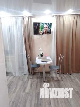 Студия квартира, посуточно, 32м2, 1/10 этаж