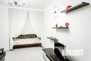 Студия квартира, посуточно, 40м2, 12/12 этаж