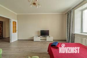 1-к квартира, посуточно, 43м2, 1/1 этаж