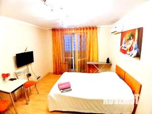 Студия квартира, посуточно, 30м2, 7/10 этаж