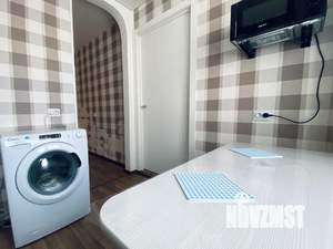 2-к квартира, посуточно, 40м2, 3/5 этаж