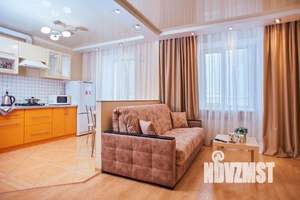 Студия квартира, посуточно, 40м2, 1/10 этаж