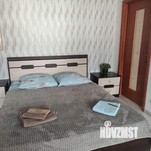 2-к квартира, посуточно, 40м2, 5/5 этаж