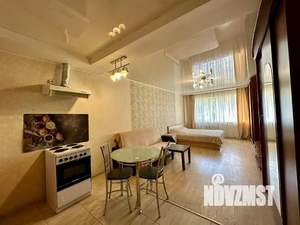 Студия квартира, посуточно, 35м2, 1/10 этаж
