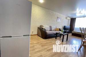 1-к квартира, посуточно, 35м2, 7/10 этаж