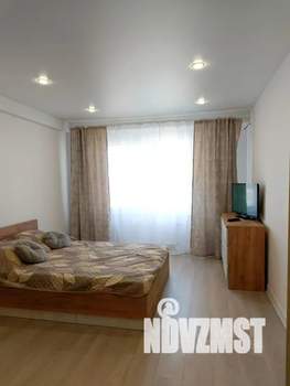 1-к квартира, посуточно, 38м2, 8/18 этаж