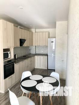 1-к квартира, посуточно, 40м2, 4/18 этаж