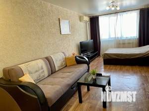Студия квартира, посуточно, 35м2, 7/10 этаж