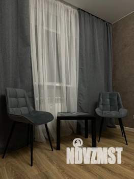 1-к квартира, посуточно, 39м2, 4/10 этаж