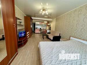 Студия квартира, посуточно, 35м2, 1/10 этаж