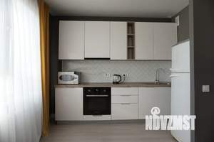 Студия квартира, посуточно, 35м2, 3/18 этаж