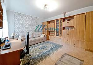 2-к квартира, вторичка, 52м2, 1/1 этаж