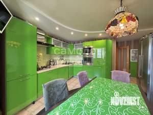 3-к квартира, вторичка, 109м2, 5/9 этаж