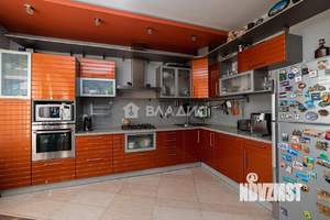 4-к квартира, вторичка, 137м2, 3/5 этаж