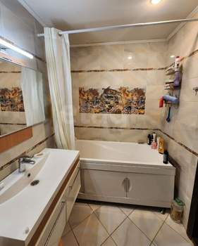 3-к квартира, вторичка, 63м2, 5/5 этаж