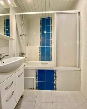 4-к квартира, вторичка, 140м2, 1/9 этаж