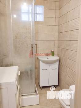 2-к квартира, вторичка, 42м2, 1/5 этаж