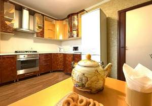 2-к квартира, вторичка, 63м2, 1/10 этаж