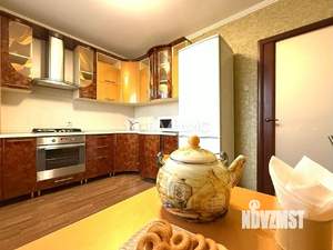 2-к квартира, вторичка, 63м2, 1/10 этаж