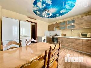 4-к квартира, вторичка, 140м2, 1/9 этаж