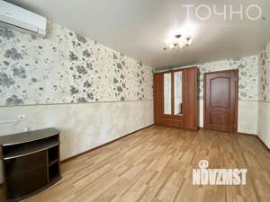 4-к квартира, вторичка, 140м2, 1/9 этаж