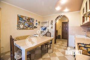 4-к квартира, вторичка, 137м2, 2/10 этаж