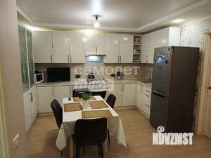 2-к квартира, вторичка, 62м2, 1/10 этаж