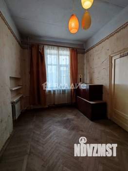 2-к квартира, вторичка, 64м2, 1/5 этаж