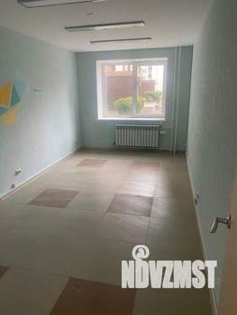 3-к квартира, вторичка, 68м2, 1/10 этаж