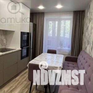 2-к квартира, вторичка, 58м2, 1/19 этаж