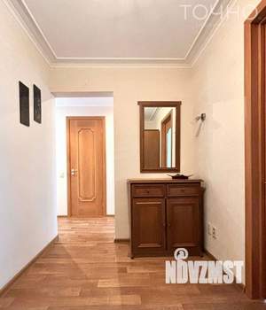 2-к квартира, вторичка, 57м2, 1/9 этаж